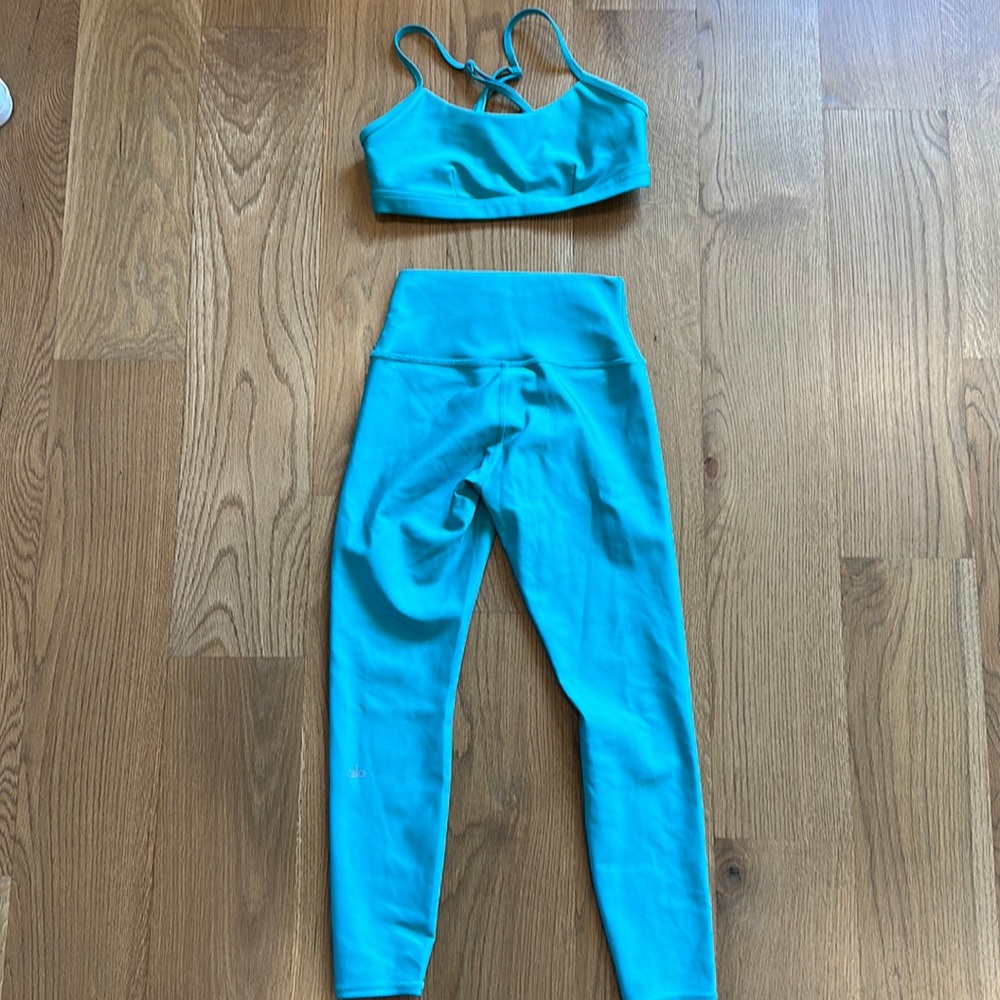 ALO leggings and sports bra set
